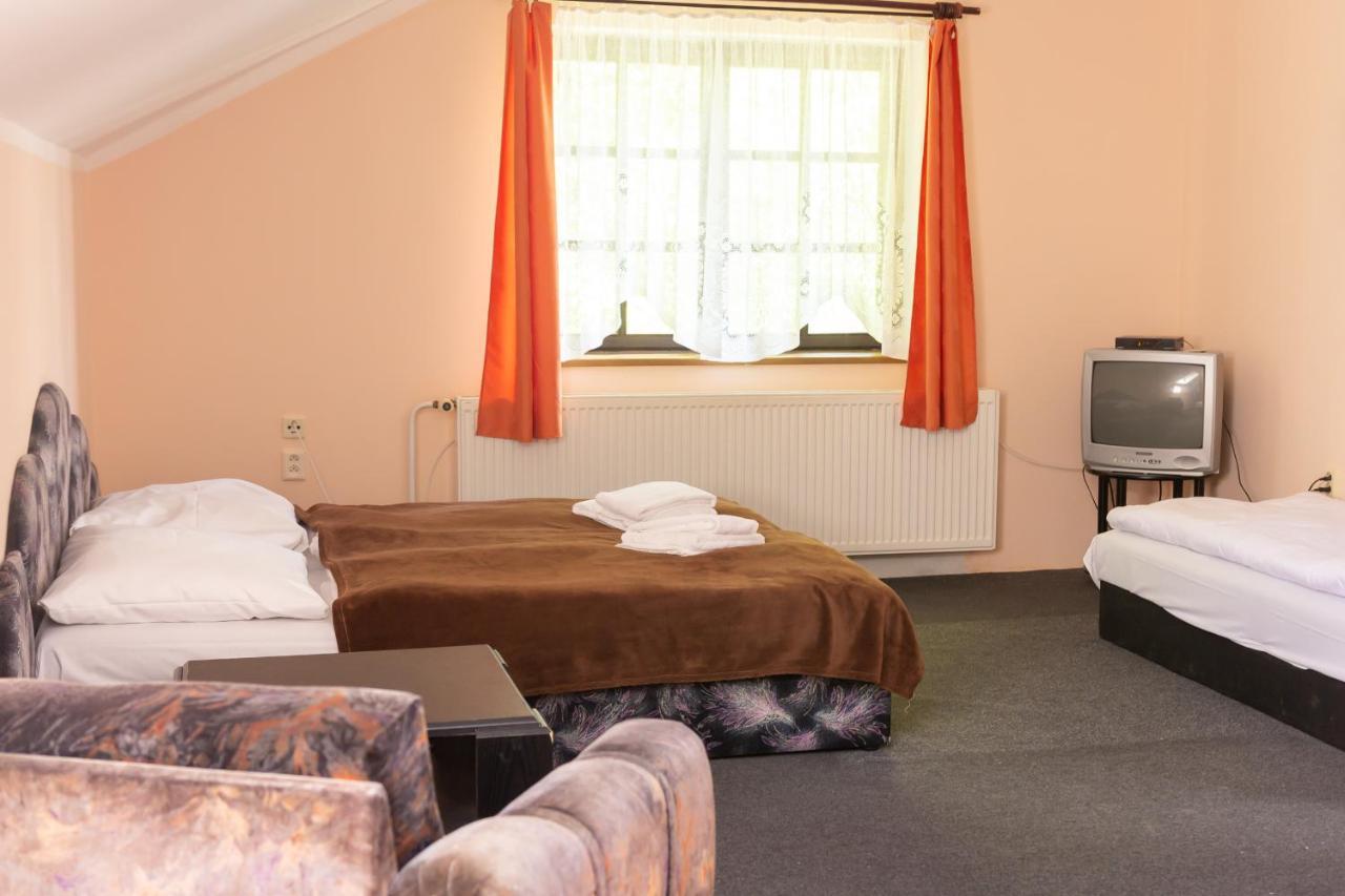 U Prazaka Hotel Bublava Bagian luar foto